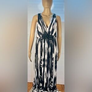 R&M RICHARDS SLEEVELESS MAXI DRESS BLACK AND WHITE SIZE 14